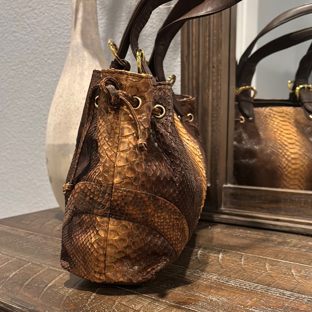 Vintage Brown Python skin/Leather Handbag. Suede interior. - Picture 5 of 9